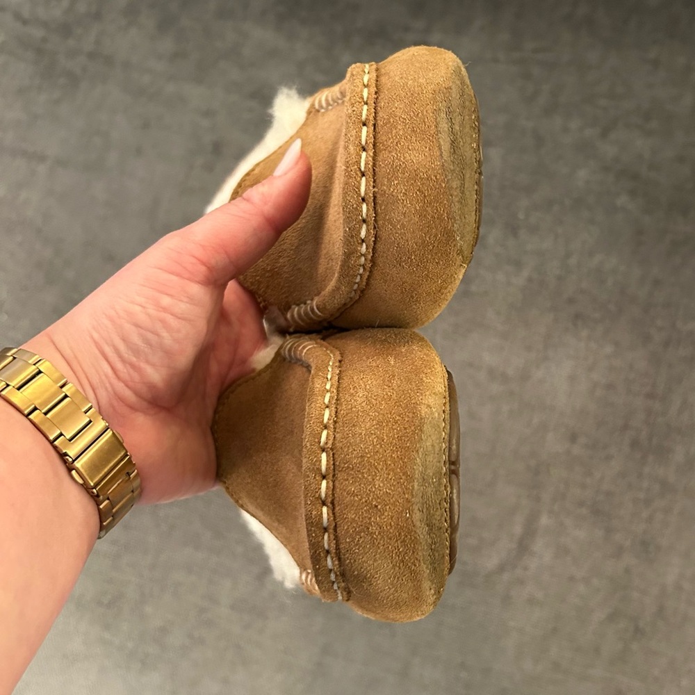 UGG Slip ons - Picture 6 of 9